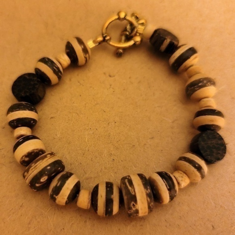 Brown and cream Woden beaded necklace